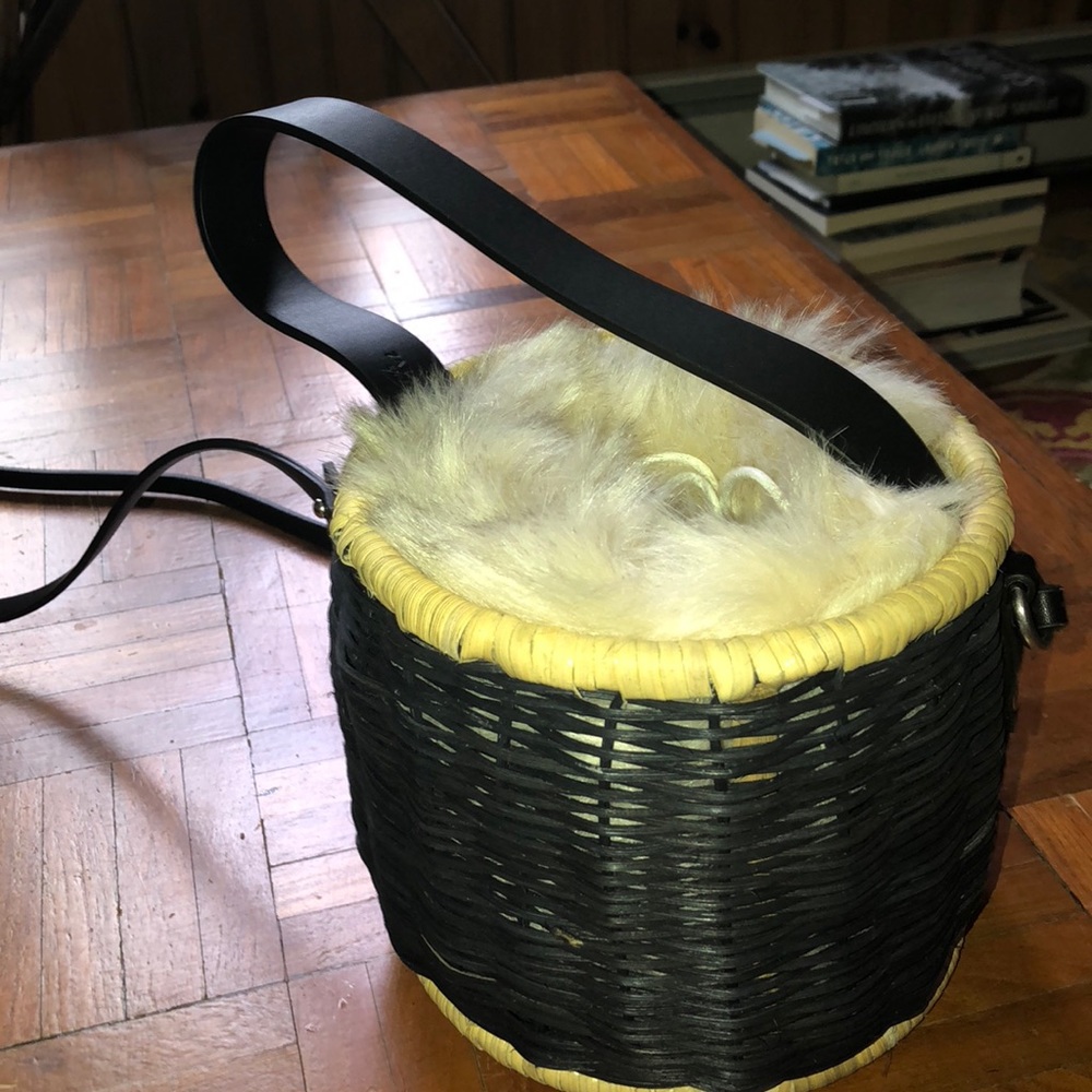 Wicker bucket bag
